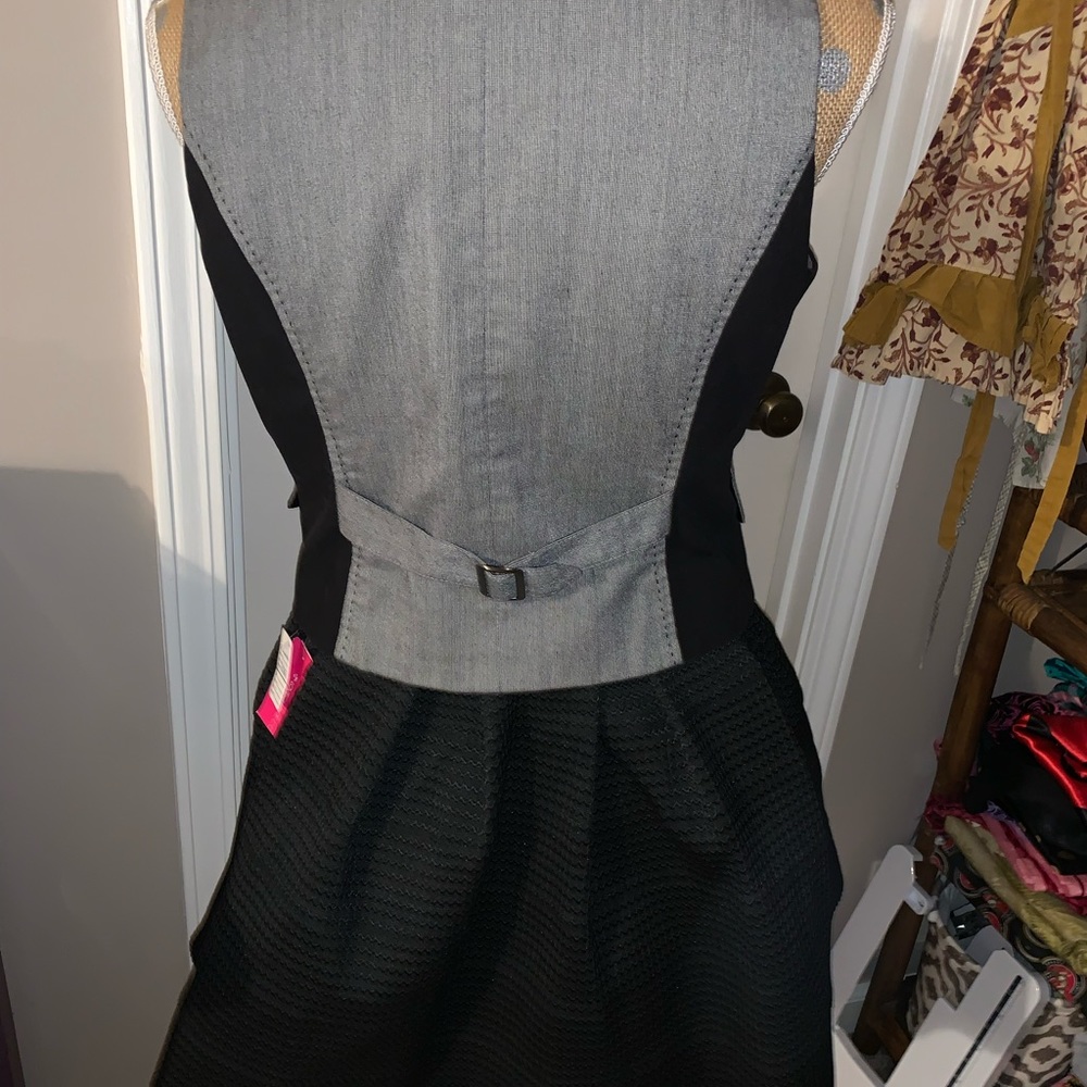 Black and gray vest